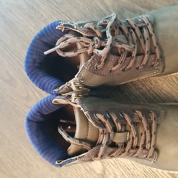 NWT Boys Steve Madden Hiker Boots - Picture 5 of 6